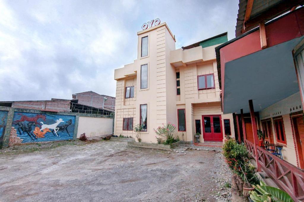 Reddoorz At Serdika Pavilion Berastagi Exterior foto